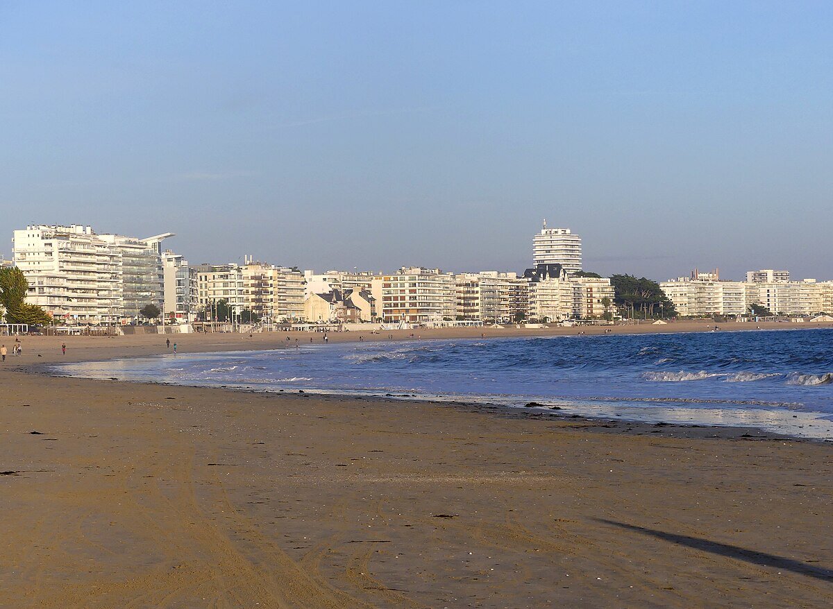 Vue panoramique de la plage de La Baule, 9 km de sable fin